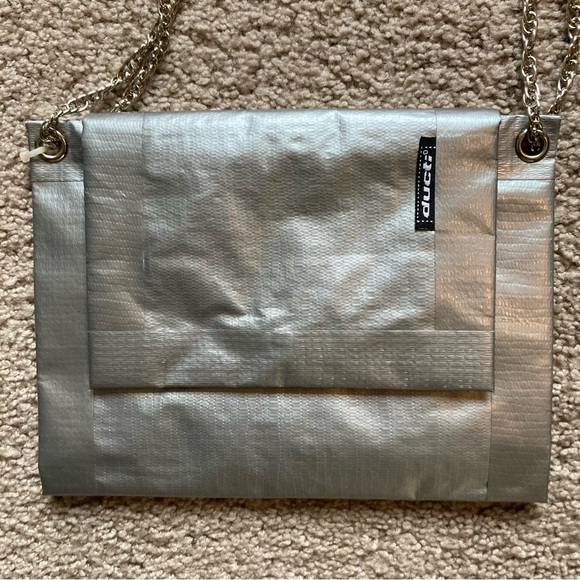 Ducti Crossbody Duct Tape Handbag - Picture 10 of 13